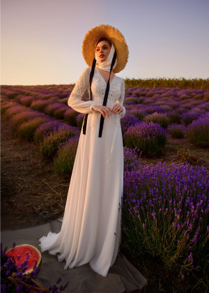V Neck Ivory Lace Chiffon Garden Wedding Dress